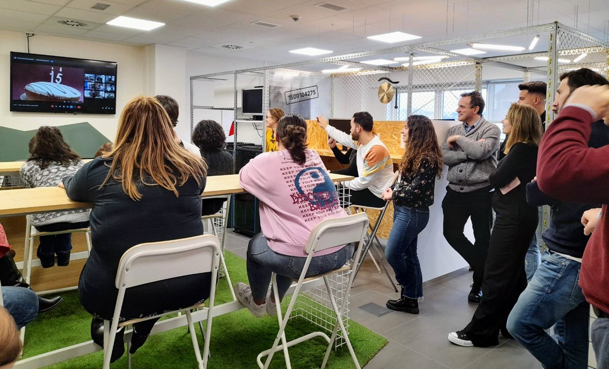 TEIMAS's tweet photo. 🙌 No nos juntamos todos los días por eso, cuando lo hacemos, es siempre motivo para celebrar.

🚀 Hoy celebramos la reunión de Status. Continuamos con determinación tras nuestro objetivo: digitalizar la cadena de valor del residuo hacia la economía circular y la sostenibilidad. https://t.co/QzM1jtzFC1