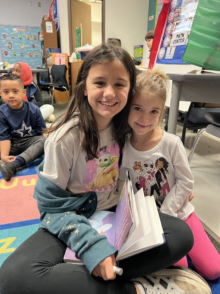 Reading with our kindergarten buddies! <a href="/bcescsampson/">Christie Sampson</a> #BESTatBCE
