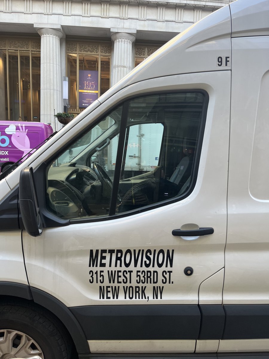 Reported_NYC's tweet photo. The driver HP7644 blocked the bike lane near 175 Fulton St on January 27. This is in Manhattan Community Board 01 #CommunityBoard1 &amp; #NYPD1. #VisionZero #BlockedBikeNYC https://t.co/Yk8EJ01Uxf