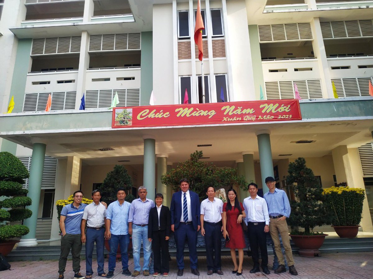 jononewby's tweet photo. The #cassava team from #DARD #TayNinh, #AGI, #HLARC π»π³ @BiovIntCIAT_eng come together on 1st working Day of the Year of the cat πββ¬ to discuss the current collaboration & plan for the future. @CGIAR @ACIARAustralia https://t.co/xp0XigccNz