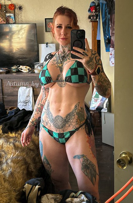 I appreciate Winter, but I miss running around outside in bikinis too and doing sets and work 😭 https://t