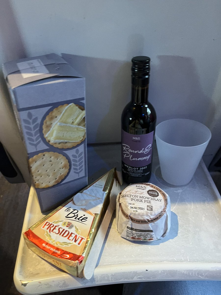 Tompage_49's tweet photo. Manchester bound 🔴UTA https://t.co/uTyiv13d1q
