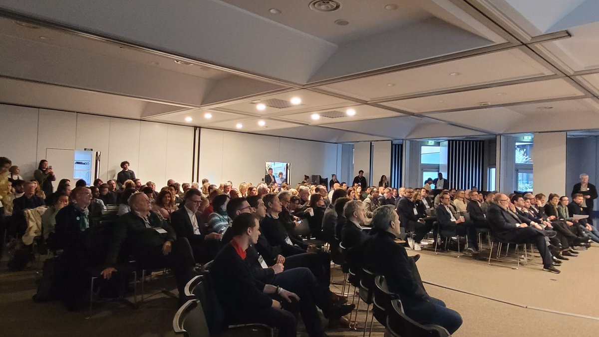 Entreprises & Cités (@e_cites) on Twitter photo "Les entreprises réussissent actuellement la révolution numérique, la révolution de la decarbonation est en cours, mais il faut collectivement se retrousser les manches pour la révolution démographique"<a href="/prefet59/">Préfecture de la région Hauts-de-France et du Nord</a> <a href="/reseaualliances/">Réseau Alliances</a> <a href="/MEDEFLM/">Medef Lille Métropole</a> "Les entreprises réussissent actuellement la révolution numérique, la révolution de la decarbonation est en cours, mais il faut collectivement se retrousser les manches pour la révolution démographique"<a href="/prefet59/">Préfecture de la région Hauts-de-France et du Nord</a> <a href="/reseaualliances/">Réseau Alliances</a> <a href="/MEDEFLM/">Medef Lille Métropole</a>