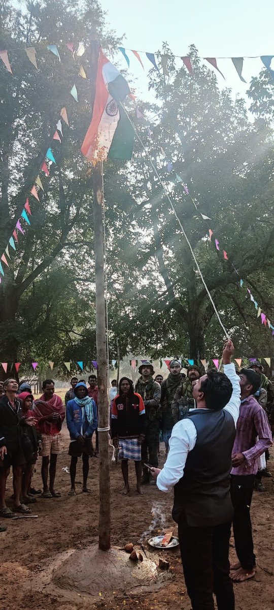 196BnCRPF's tweet photo. Celebration of 74th Republic day in highly Maoist affected area by 196 Bn CRPF https://t.co/Vr3i7x5Rt4