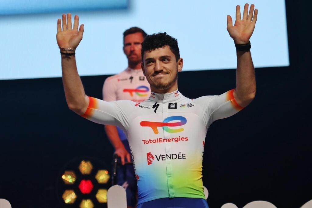 Cyclingpredpt's tweet photo. Tropicale Amissa Bongo🇬🇦 Stage 6
⭐️⭐️⭐️⭐️⭐️Tesson
⭐️⭐️⭐️⭐️Salby; MAFernandez; Soupe
⭐️⭐️⭐️Mulubrhan; Angulo; Rostovcev; Bdadou
⭐️⭐️Barthe; Jeannière; Blouwe; Amari; Pritzen
⭐️Doghmy; Teugels; Mayer; Lagane; Stehli; Rogora
#TAB2023 #TAB23 #TropicaleAmissaBongo #JasonTesson https://t.co/BKTzkFM2bz
