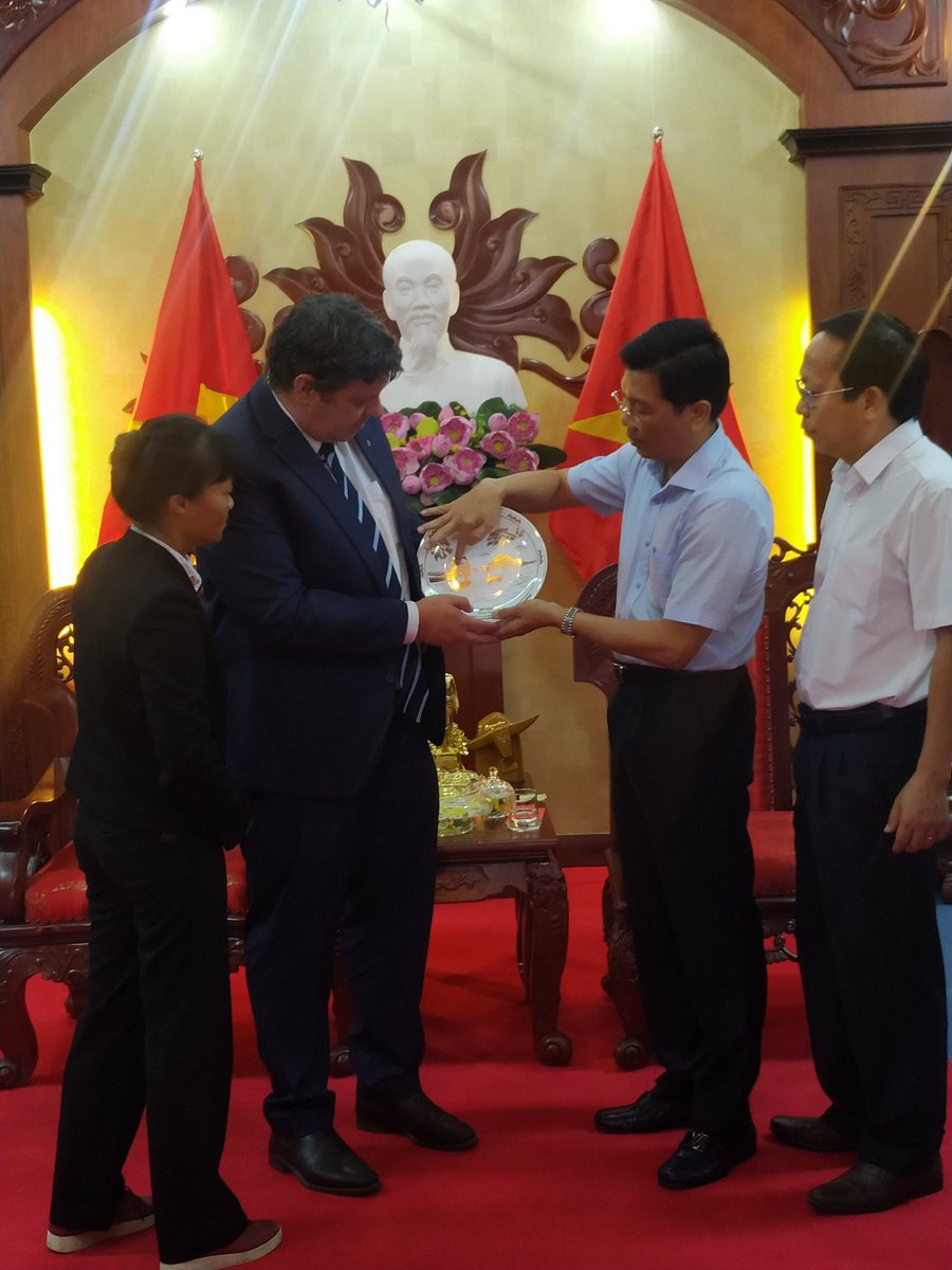 jononewby's tweet image. #Auspicious Meeting. First meeting for the new year 🐈 with the Communist Party leadership of #TayNinh Province. Discussing the outcomes of the @ACIARAustralia 🇦🇺 supported #cassava #disease 🦠 management project &amp;amp; planning for a longterm #partnership. @BiovIntCIAT_eng @CGIAR