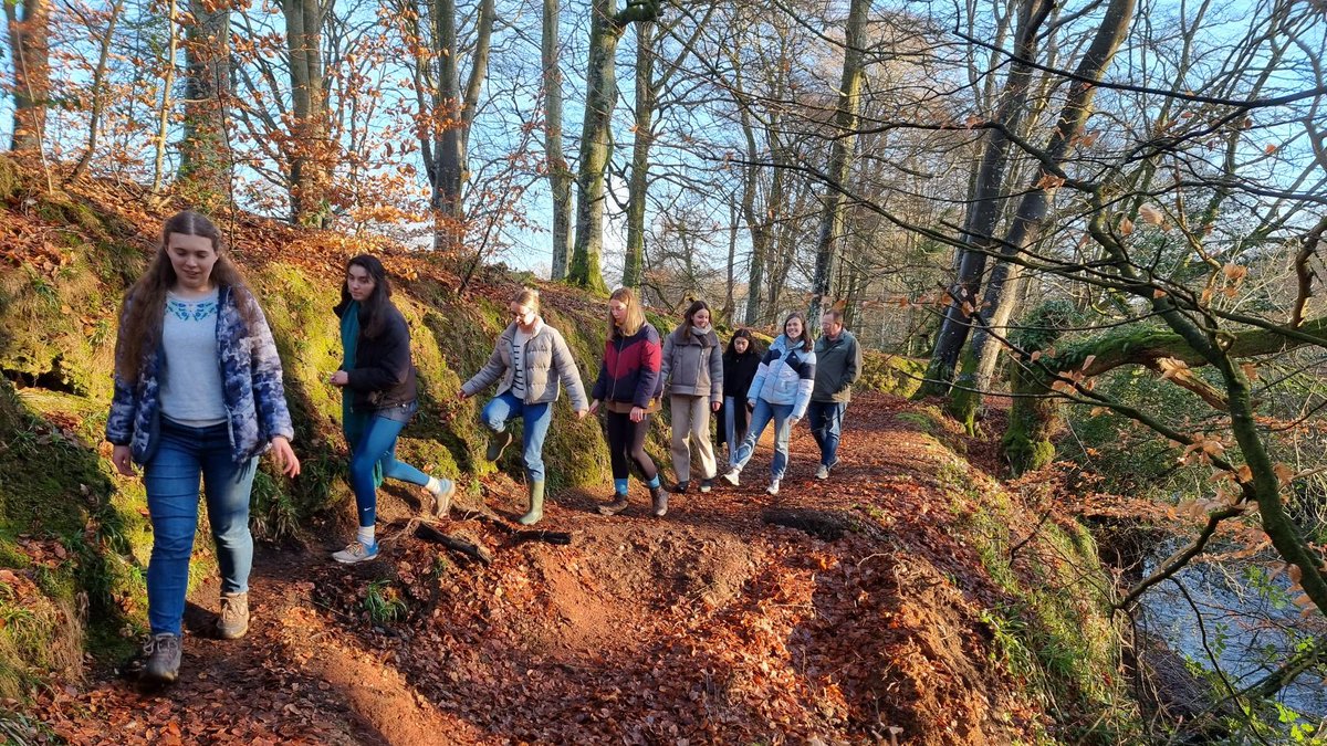 StAndrewsSGSD's tweet photo. 🌳Happy scenes from this year's academic retreat with our 4th-year #Geography and #SD students at the Scottish country house “The Burn”. Students &amp; staff were reflecting on our student's dissertations and enjoying time in nature! @MikeKesby @ness_schofield @charvanderlijn https://t.co/YQ5lKxbxt8