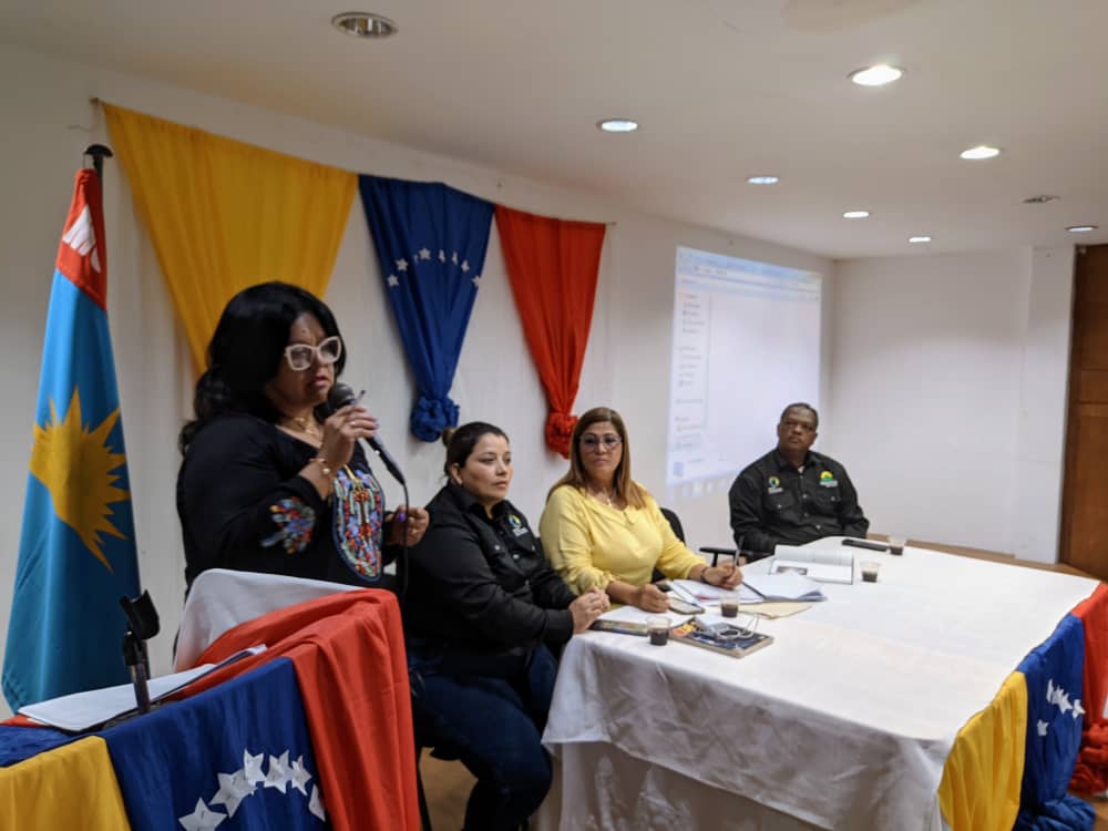 Falcon_Educa's tweet photo. #27Enero Estructuras de trabajo de la Zona Educativa Falcón, y la Ministra de Educación Media Nancy Ortuño, se reunieron con el fin de socializar la propuesta de Gestión Territorial y la conformación de las Centros de Desarrollo Educativo.
@NicolasMaduro 
@_LaAvanzadora https://t.co/1EZMwuP3g1