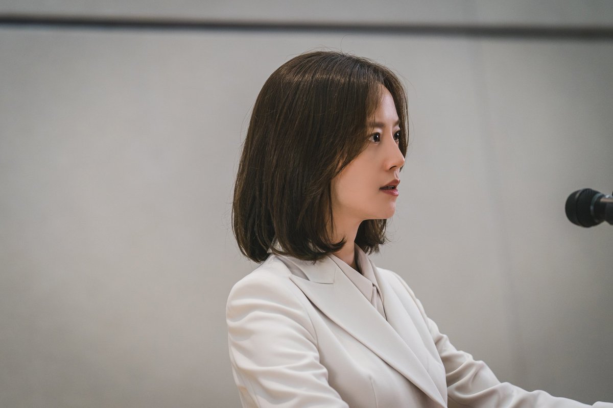Chae_Woniee's tweet photo. Joonkyung really exudes such an incredible aura and charisma whenever she drops a bomb in each episode of Payback! 🔥🥵

That's why I wanna see Chaewon on a female centered drama 🥺
 
#문채원 #MoonChaeWon #법쩐 #Payback #PaybackEp4 #PaybackEp7 https://t.co/a9sqOJAgcO