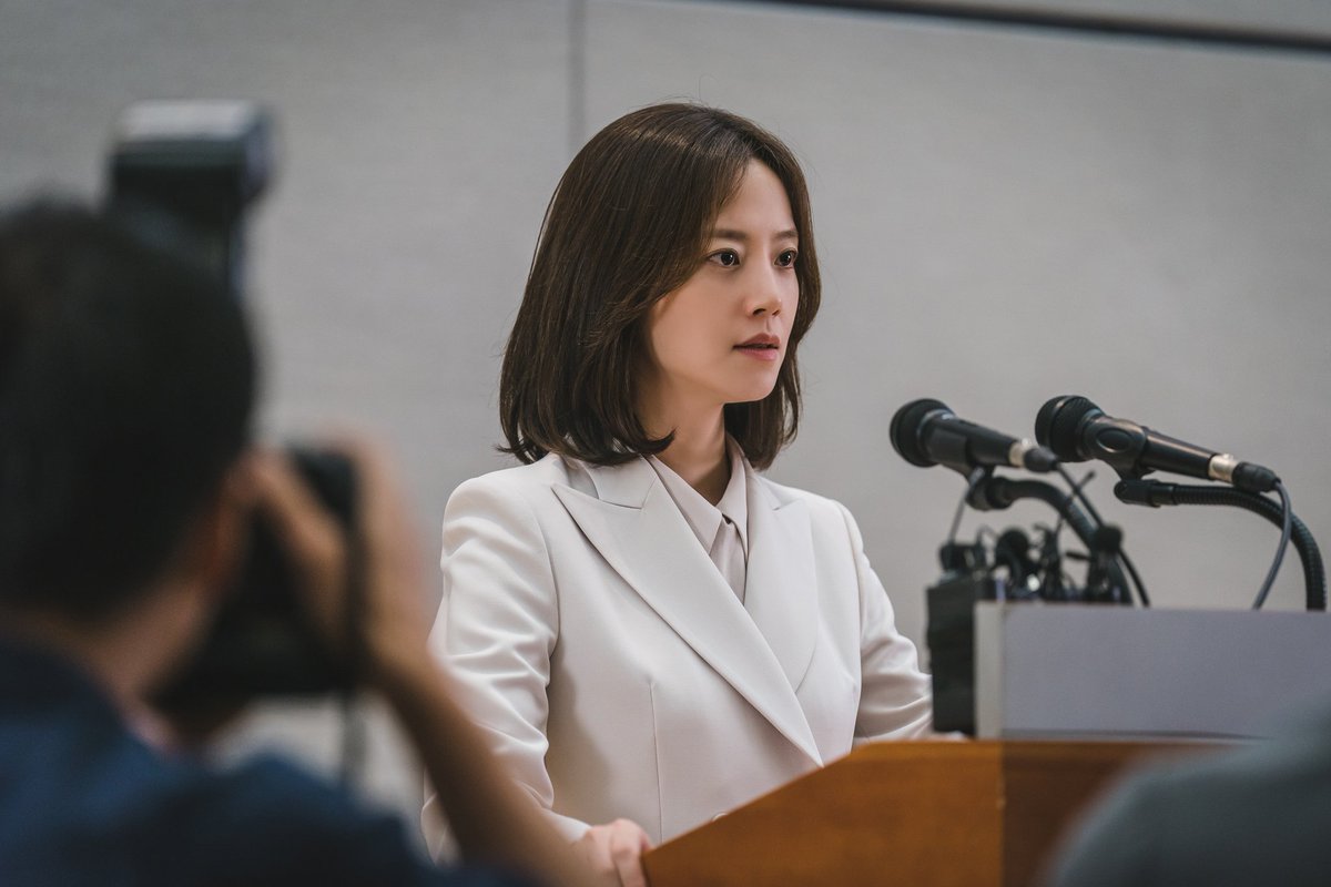 Chae_Woniee's tweet photo. Joonkyung really exudes such an incredible aura and charisma whenever she drops a bomb in each episode of Payback! 🔥🥵

That's why I wanna see Chaewon on a female centered drama 🥺
 
#문채원 #MoonChaeWon #법쩐 #Payback #PaybackEp4 #PaybackEp7 https://t.co/a9sqOJAgcO