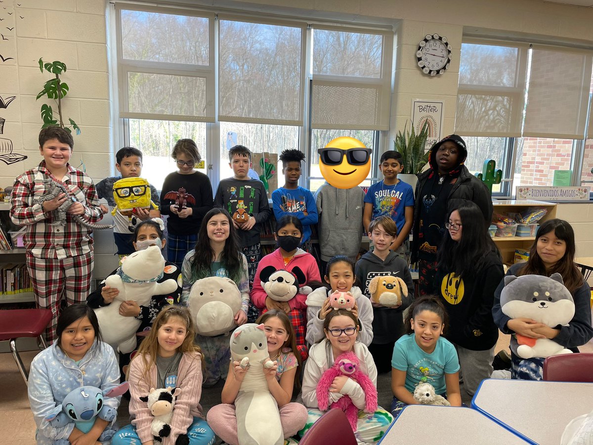 KoekemoerCHPS's tweet photo. Happy Pajama Day, tigers! #dreamingofkindness @ChildrensPhila @ChpsTweets @TPaineIES https://t.co/7rpD2WWkO9