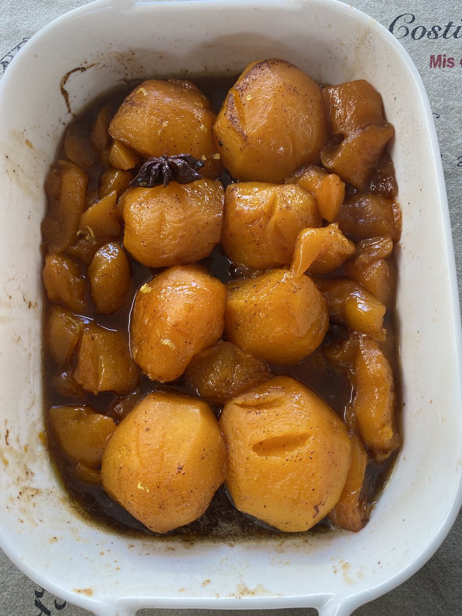 Got some beautiful Villiersdorp peaches from Arne. Told him I would poach them in star anise, cinnamon, maple syrup and lemon zest. Dankie, Arne!