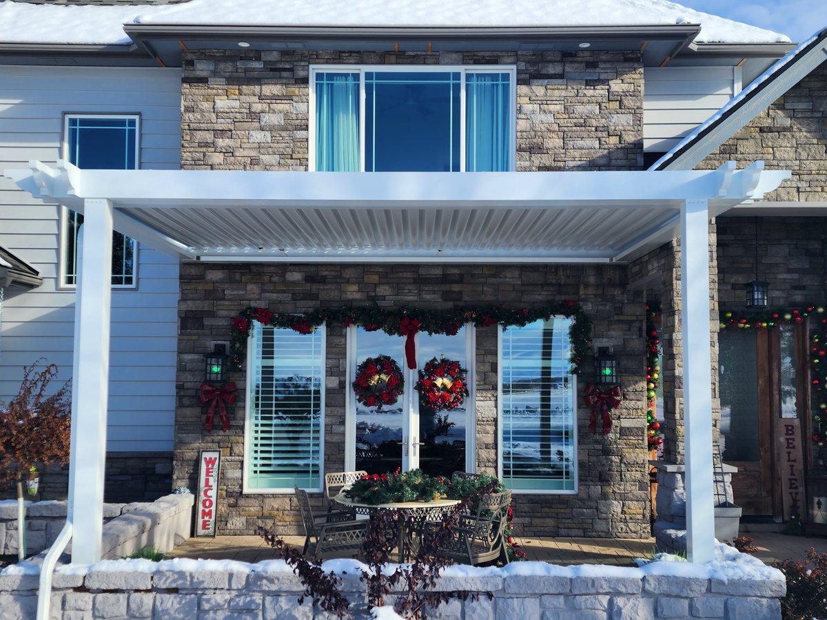 SuperiorPatio's tweet photo. Beautiful StruXure Pergola X in the great state of Idaho #superiorpatiocovers #StruxurePergolaX #idahopergola #idahopatiocovers #PergolaX #IdahoShadeExpert https://t.co/lFFiR32RSm