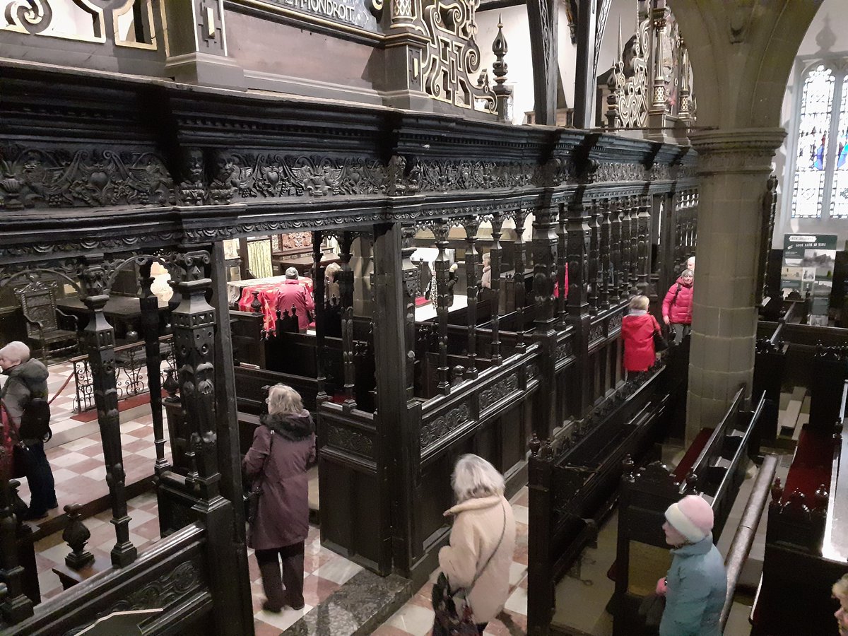 TCVGreenGymLds's tweet photo. The Pudsey Wellbeing Charity walking group walked around the historic area around St Johns Church in Leeds city centre. We were lucky enough to be let inside for a look around. #leedshistory #walkinguk #leedswalks #JoinInFeelGood @TCVtweets https://t.co/2lx4Uj49KL