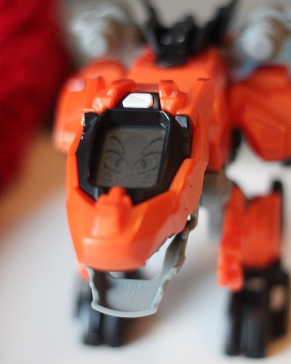 vtechtoys's tweet photo. DINO HUGS! ❤️
There are some people who think Dinosaurs can't be cuddly. Fortunately, no-one told Aria. "Given how completely obsessed my girl is with dinosaurs - she was over the moon happy with these NEW Switch & Go Dino toys 🤩"
📸: IG/hellakidsinhere
#VTechToys #SwitchAndGo https://t.co/nTNGsknH7m