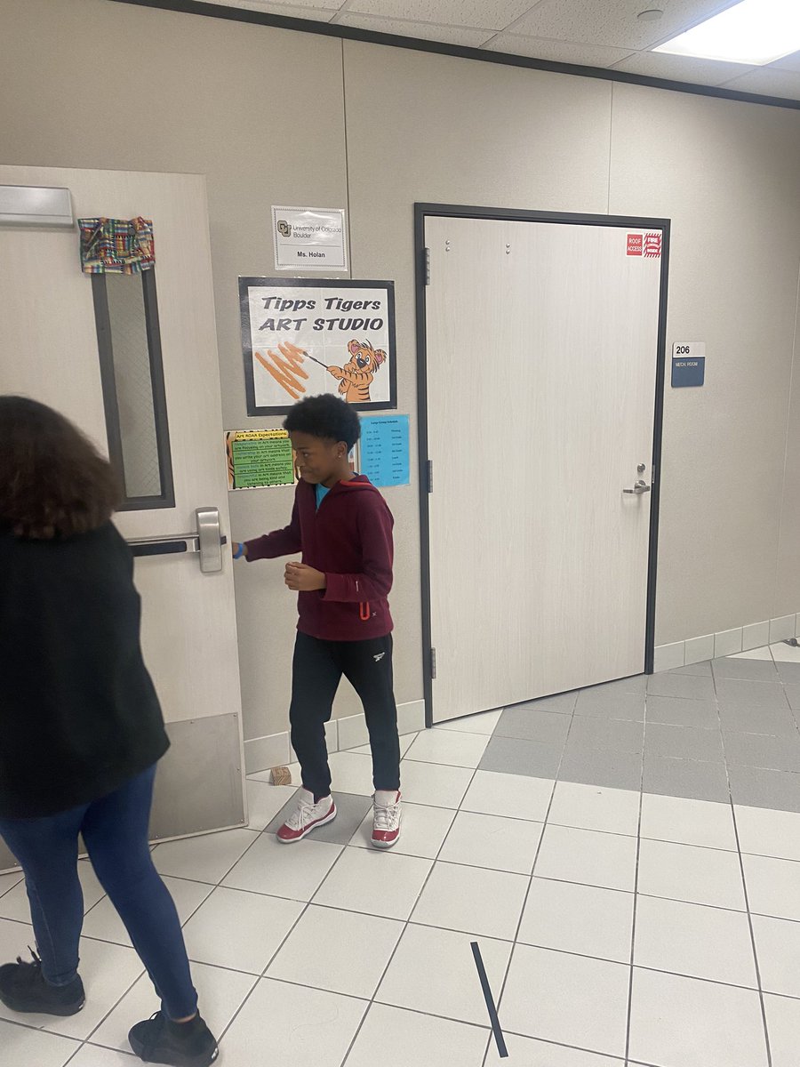 Miss_Rob_80's tweet photo. @CoachCarlos_21 @LisaRob38 @TippsElementary @CyFairISD @FeliciaWT This was amazing experience for both @CoachCarlos_21 boys and TAP (Tigers Achieving Power) girls to learn that shivery is alive and how manners are still important and respected in our society. If you want more information about our program. Please contact @CoachCarlos_21 and me https://t.co/FLrvS9KAiT