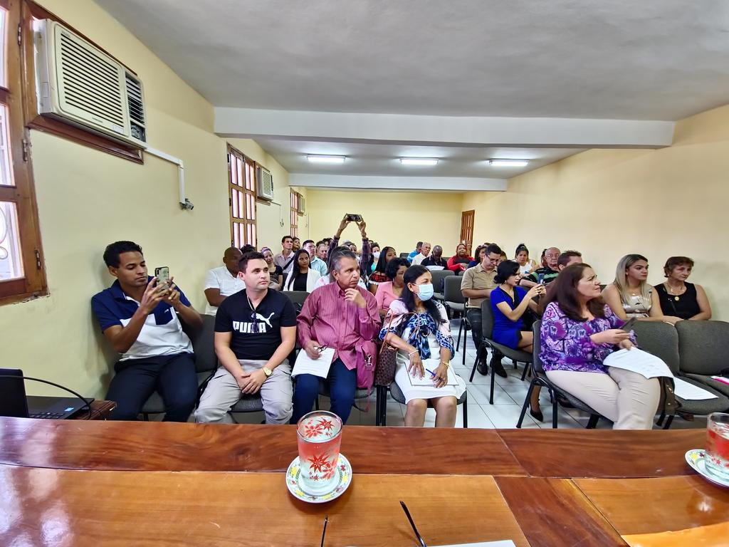 Bufetes Colectivos Granma tweet media