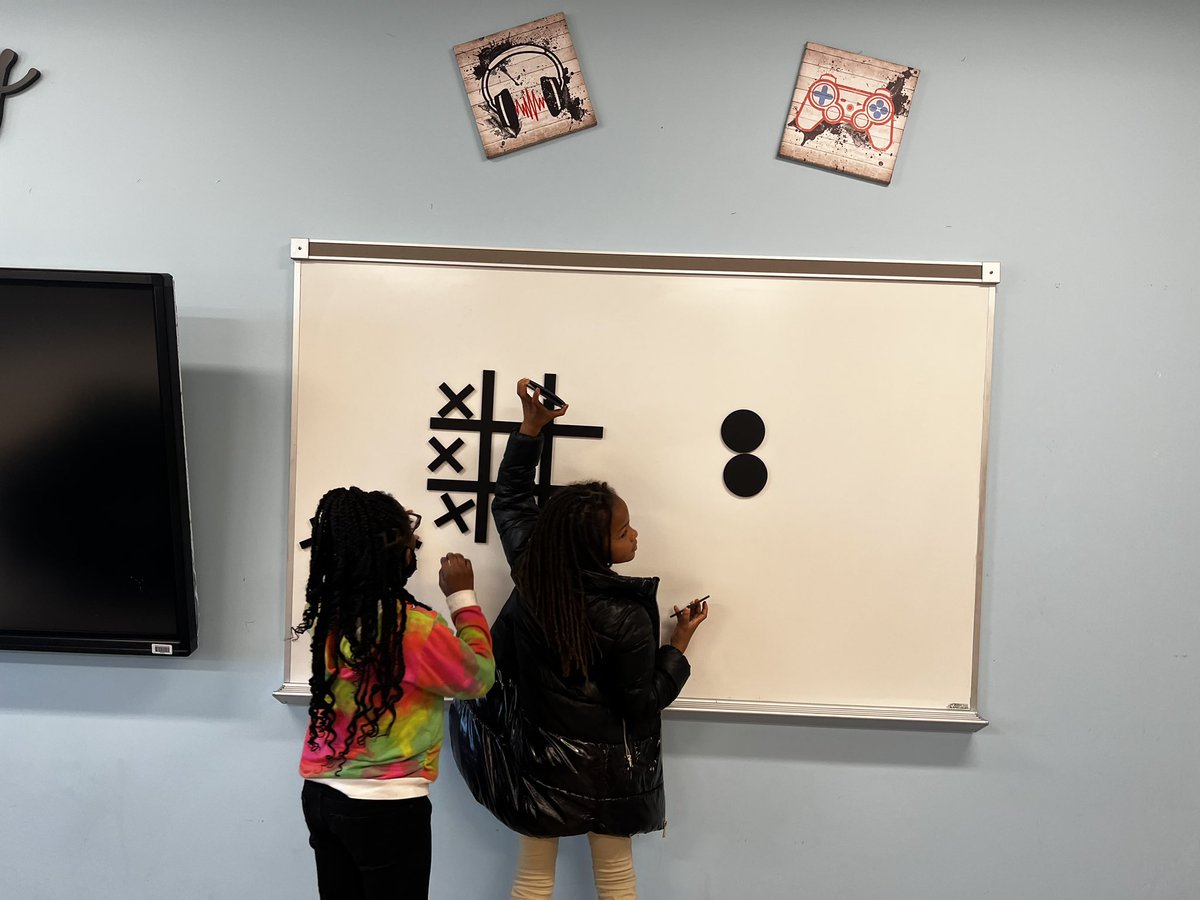 MichelleDenson8's tweet photo. #FunFriday#RewardingStudents#GameRoom#2ndGradeSTEM @melsithole @SharpeSystems  @marcopitts https://t.co/tunYG3v4Xj