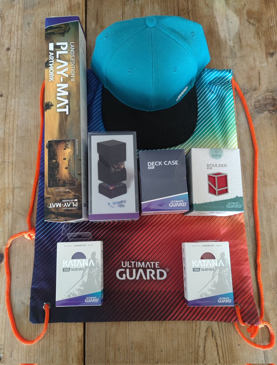 Petit concours <a href="/UltimateGuard/">Ultimate Guard</a> !

RT + Like + Follow pour tenter de remporter le starter pack Ultime !

Tout pour bien débuter a Magic 😁

Le gagnant sera tiré au sort lundi !

Bonne chance à tous 🔥