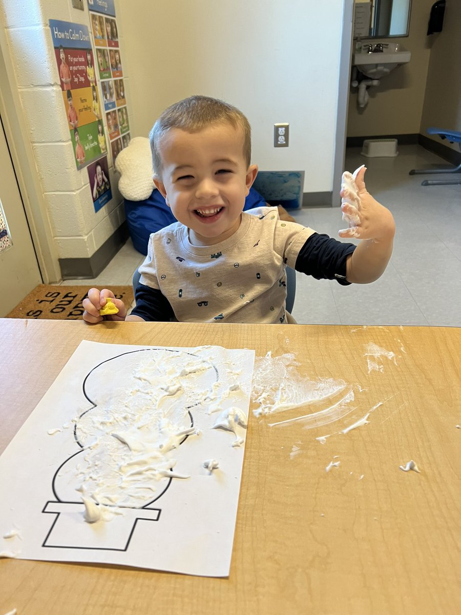 AlexaGMoreland's tweet photo. Fun Friday calls for sensory play ❄️ 
#3k @RiverbankElem @LexingtonTwo https://t.co/Y9uvoj5d6y
