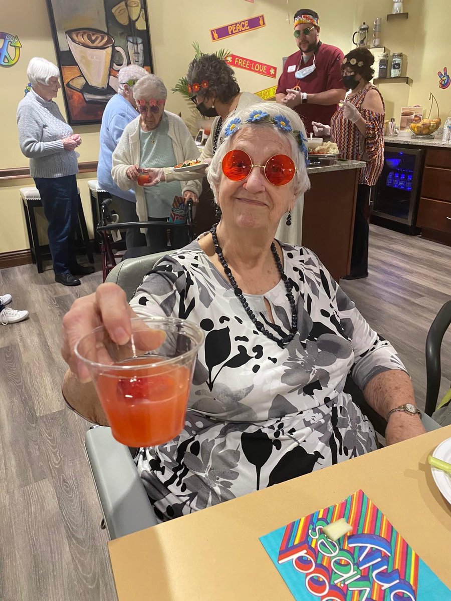 DanburyLiving's tweet photo. Feeling #Groovy Baby! ✌🏼☮️🌻🪩 Danbury #CuyahogaFalls threw a #disco of a party for #FeelingGroovyDay
#danburydifference #ohio #seniorliving #seniorcare #groovybaby #neohio https://t.co/kShRX8IYDC