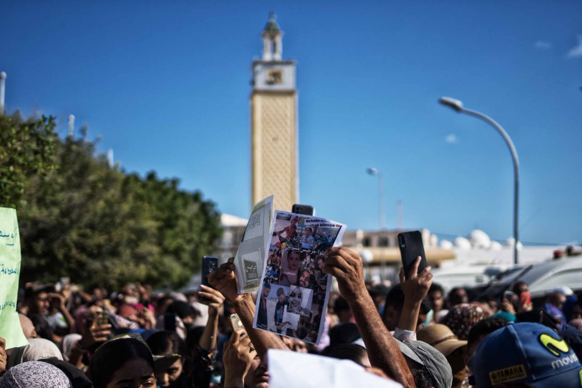 1/2 En ligne : La question migratoire et protestation : Cas de #Zarzis

Après la disparition de 17 personnes en route vers l'Europe en septembre 2022, des manifestations ont lieu en #Tunisie. Elles s'adressent à la politique migratoire #européenne mais aussi à l'Etat tunisien.