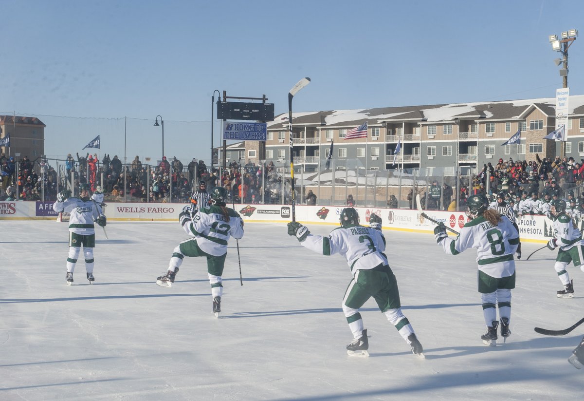 Flashback to Hockey Day 2019!

Happy #HDM2023 

#GoBeavers #BeaverTerritory