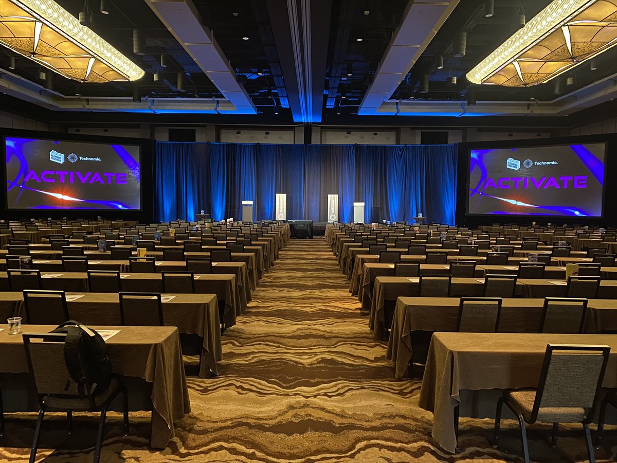 davidhenkes's tweet photo. The calm before the storm as we begin the @technomic Foodservice Planning Program day 2. Looking forward to discussing the outlook for #distribution today w/my colleague Wade Hanson.
#foodservice #restaurant #logistics #supplychain #FSPP https://t.co/zdcmEoWe4O