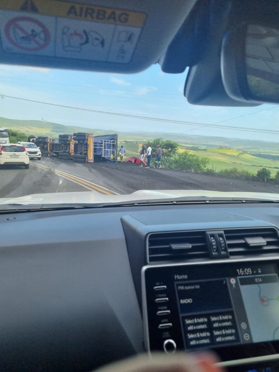 TrafficSA's tweet photo. KZN - R34 / R66 Route: #TruckCrash #SideTipper Nkwalini area https://t.co/swFMvkEAo9