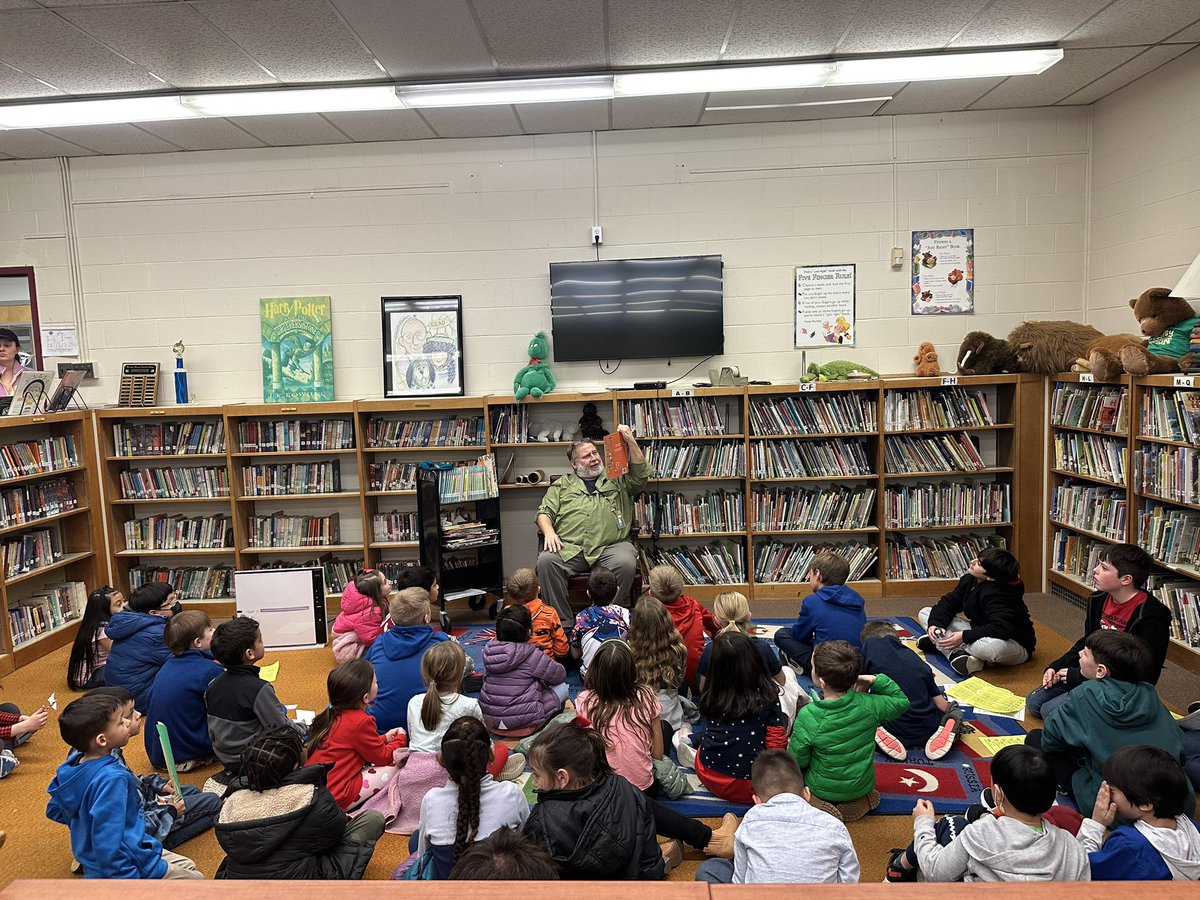 Paine_Reading's tweet photo. Our @TPaineIES Tigers had a FABULOUS family Literacy Night. Thank you to @chea_pride for sponsoring the event. Shout out to the custodial staff and teacher volunteers who helped with the event as well as @booksmiles1, @chplnj, @SeasonsPizza. @PaineLTC @amandarbrandt @LSWPaine https://t.co/WEV7A3Rt9u
