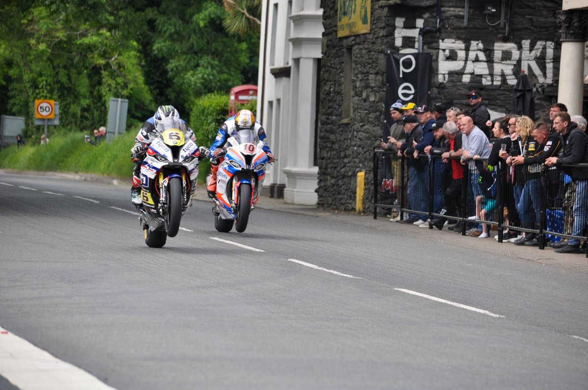 db64_david's tweet image. #PeterHickman #MichaelDunlop #TT2019 #SeniorTT #IOMTT #TTRACES #flatoutfriday #TT #Sulby #IOM