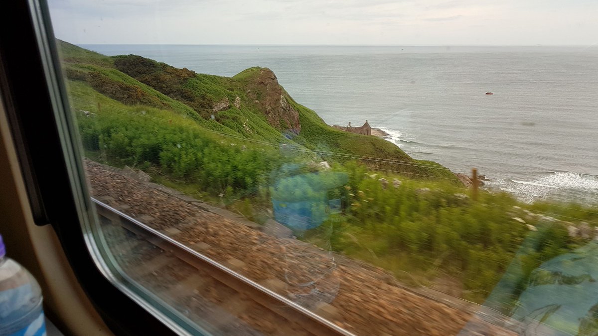 ScenicRailBrit's tweet photo. #TuesdayTrainView
In Britain we have such a diverse mix of #viewsfromthetrain, what’s your favourite? Here’s one of ours taken from a @crosscountry train travelling along the East Coast Main Line on the way to Berwick https://t.co/gOL7bv6ch4