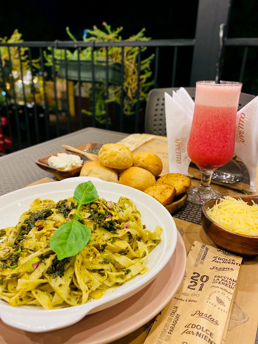 hernanvam's tweet photo. ¿Querés conocer este pedazo de Italia en Paraguay? 🇮🇹📲 Recibir

🍝 28 mil Gs. te sale esta felicidad:

pan y salsita + pasta artesanal con pesto o pomodoro y salpicón de fruto seco + queso + bebida 

📍IL MIGRANTE 🍕

Sus pizzasss 🤤

🔽 Abajo detalles, horario y días exactos👇🏽 https://t.co/Z20N0aaTQK