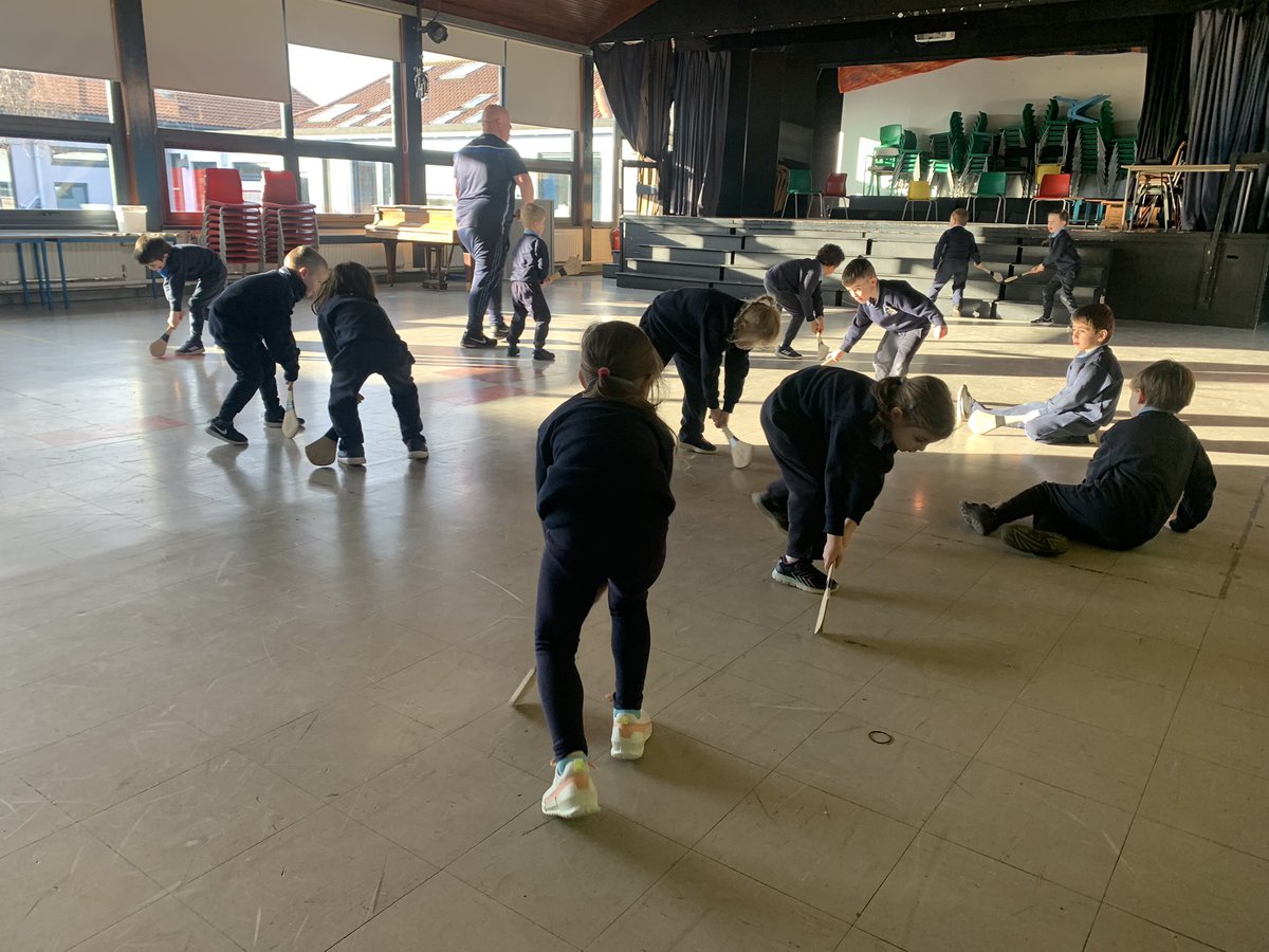 aivalikli_ms's tweet photo. What an active day! Ball Skills with Coach Steve and our first test climb on the new Climbing Wall @followstannes https://t.co/vigXUwJVre
