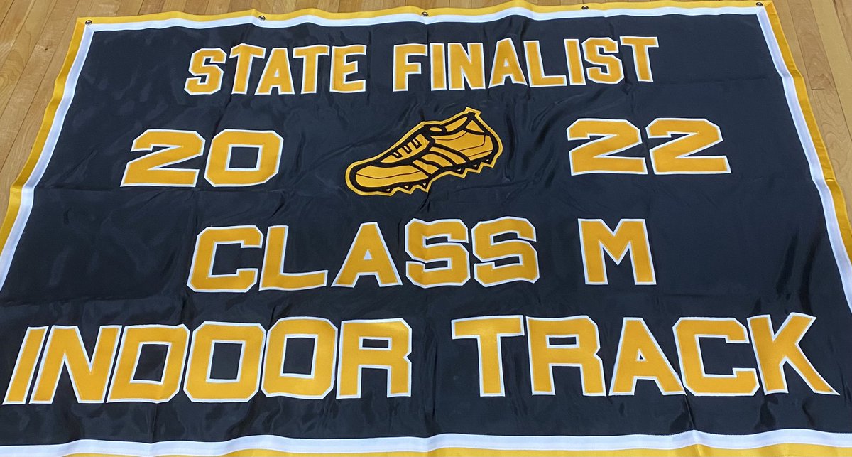 JLHSTrack's tweet photo. Banner season in Devon!!! One team, one family!!! https://t.co/zovmsRUlOT