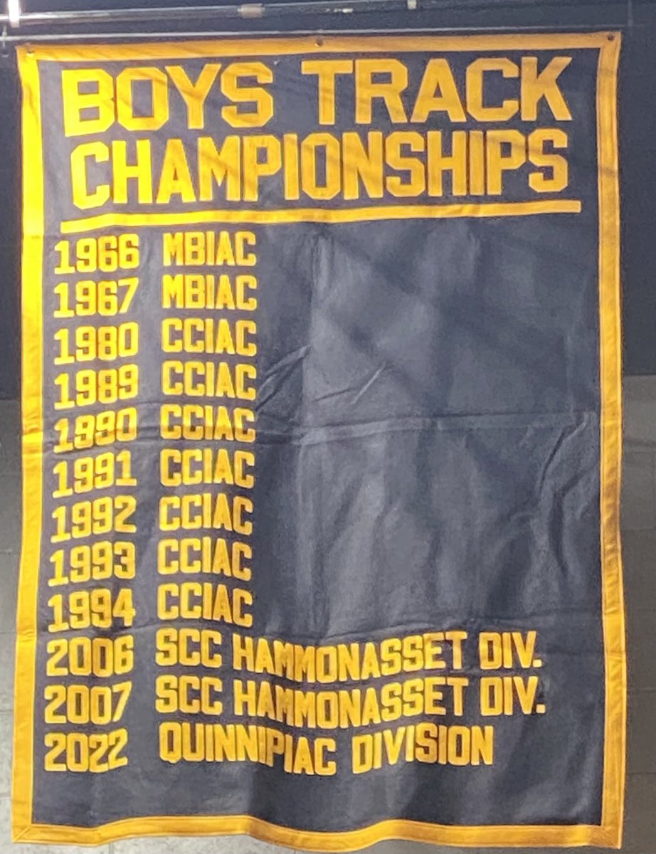 JLHSTrack's tweet photo. Banner season in Devon!!! One team, one family!!! https://t.co/zovmsRUlOT