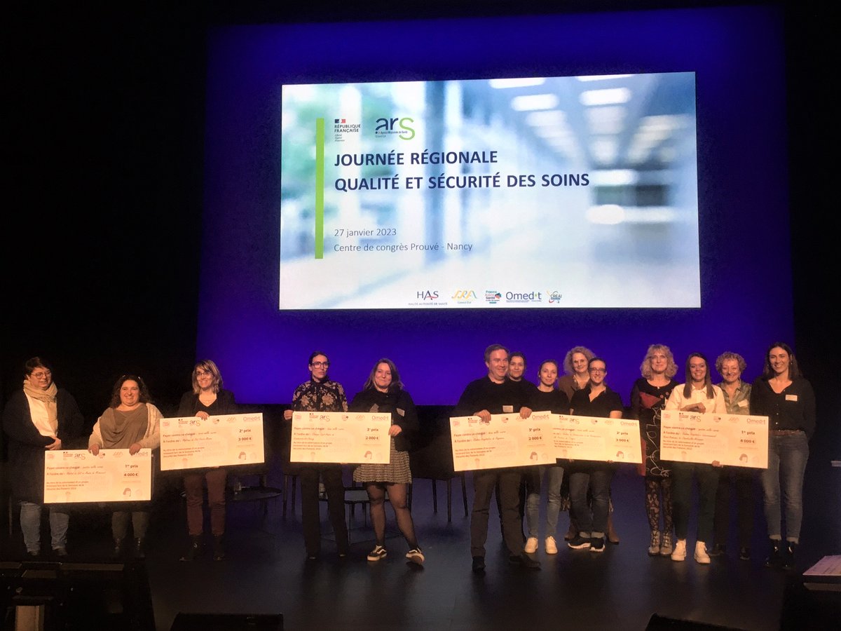 ars_grand_est's tweet image. 🏆 Le concours de la #SSP2022 récompense les équipes des #ES &amp;amp; #ESMS pour leurs projets innovants pour la #qualité et la #sécurité des soins
✨Bravo aux 7 lauréats  👏👏👏
👉 urlz.fr/kAi9

@SRA_Grand_Est 
@Fr_Assos_Sante
#Omedit #GrandEst