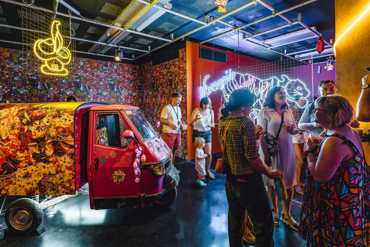 I've taken up blogging again. Some thoughts on the evolution of my curatorial practice from co-inquiry to cultural inquiry and curating the institution through a move between very different scales and types of arts organisation. nicolatriscott.org/2023/01/27/cul…