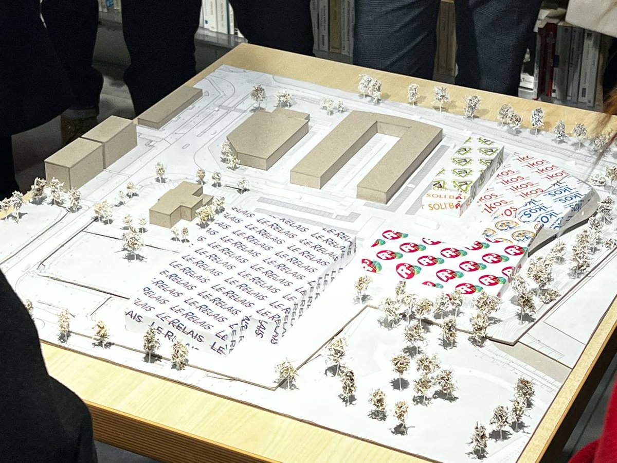 BCouillard33's tweet image. L&apos;association a pour projet la création d&apos;un &quot;village du réemploi solidaire&quot;. 15 000 m2 consacrés à une offre inédite pour la seconde main en 🇫🇷

Je suivrai avec attention ce projet qui sera bon pour l&apos;emploi, le pouvoir d&apos;achat et la planète.🌍

Soyons tous consom&apos;acteurs ! 2/2