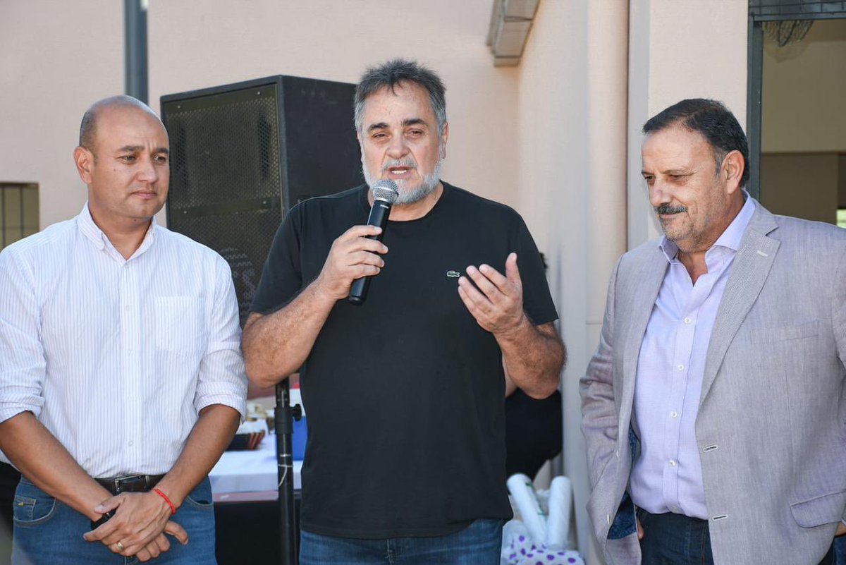ArielPuy's tweet photo. Nuestro equipo del #ProMeBa trabajó denodadamente para que pueda ser una realidad este proyecto que incluye también los centros vecinales de los barrios Luz y Fuerza, Santa María Eufrasia y Alpes Riojanos. https://t.co/MSa9f4Ydy2