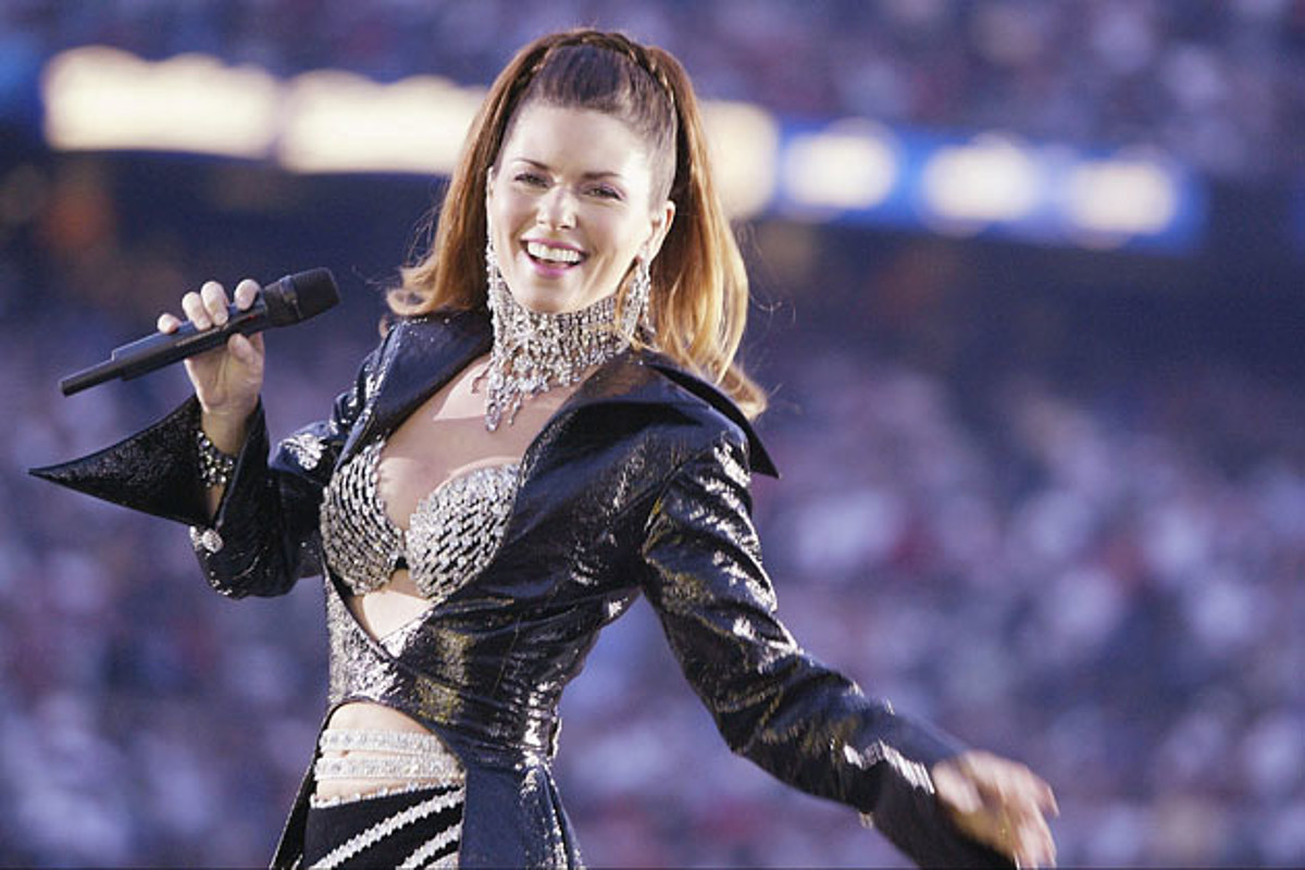 kfc_yumcenter's tweet photo. 𝕃𝕖𝕥'𝕤 𝔾𝕠 𝔾𝕚𝕣𝕝𝕤! 20 years ago, @ShaniaTwain was the halftime performer during the Tampa Bay
Buccaneers vs. Oakland Raiders game!

Enjoy a Shania concert not interrupted by a football game on
October 28 at the KFC Yum! Center! 🏈

📷: Al Bello, Getty Images https://t.co/Q5KPryprDs