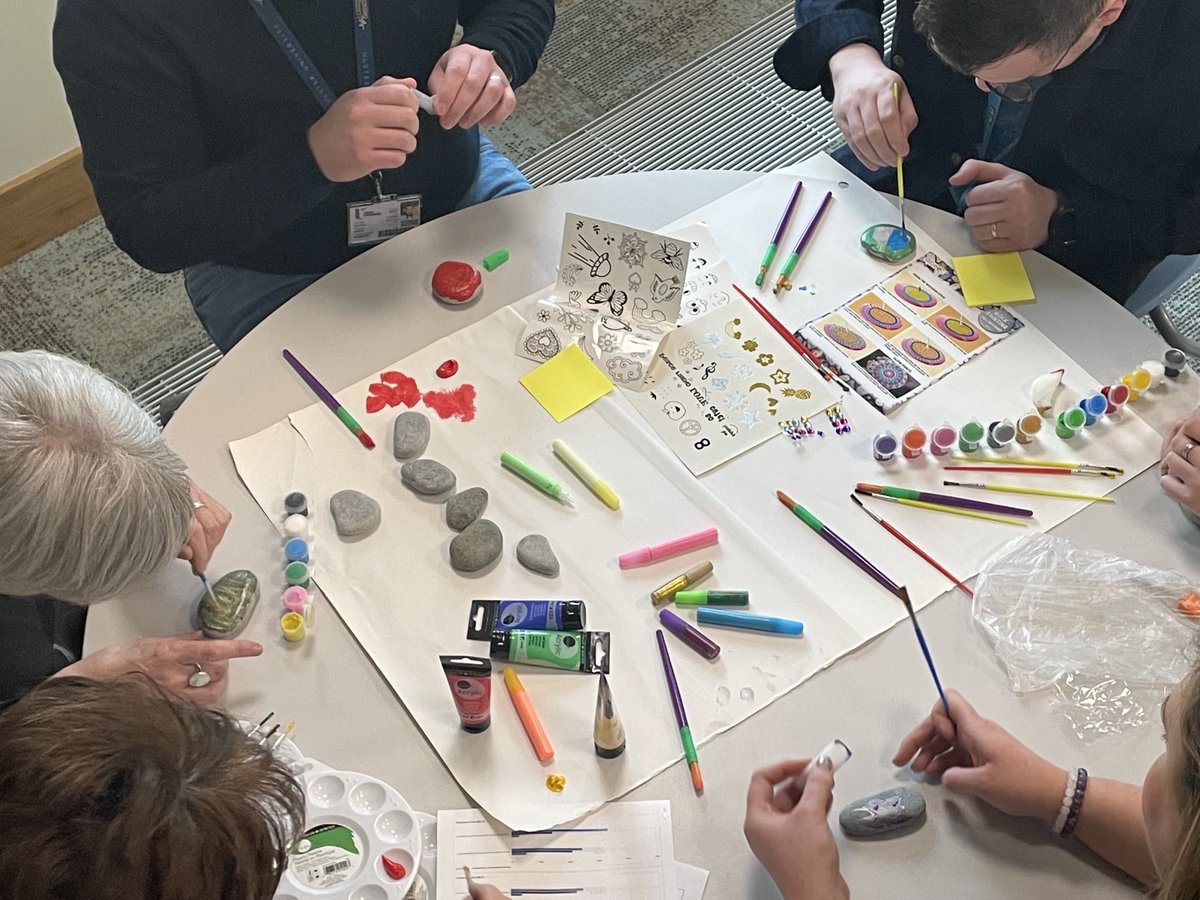 StephanieDunle2's tweet image. Painting stones! Critical creative hermeneutic analysis @seanamduggan #phd @NealFCook @dodonnell22 @OwenBarr13 @FamkeLieshout @ShaunCardiff @ProfBrendan
