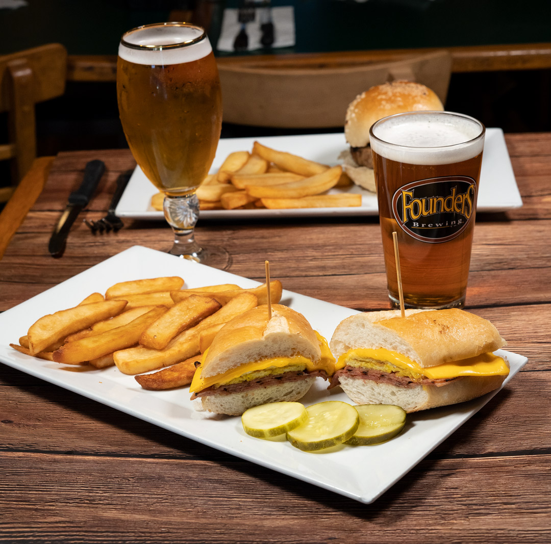 HarrigansNJ's tweet photo. Fuel up this weekend with our $5 THEC! Our THEC special runs every Saturday ☀️
#HarrigansMontville #NJRestaurants #NJEats #TaylorHam #MontvilleNJ https://t.co/If6eyJuPJ9