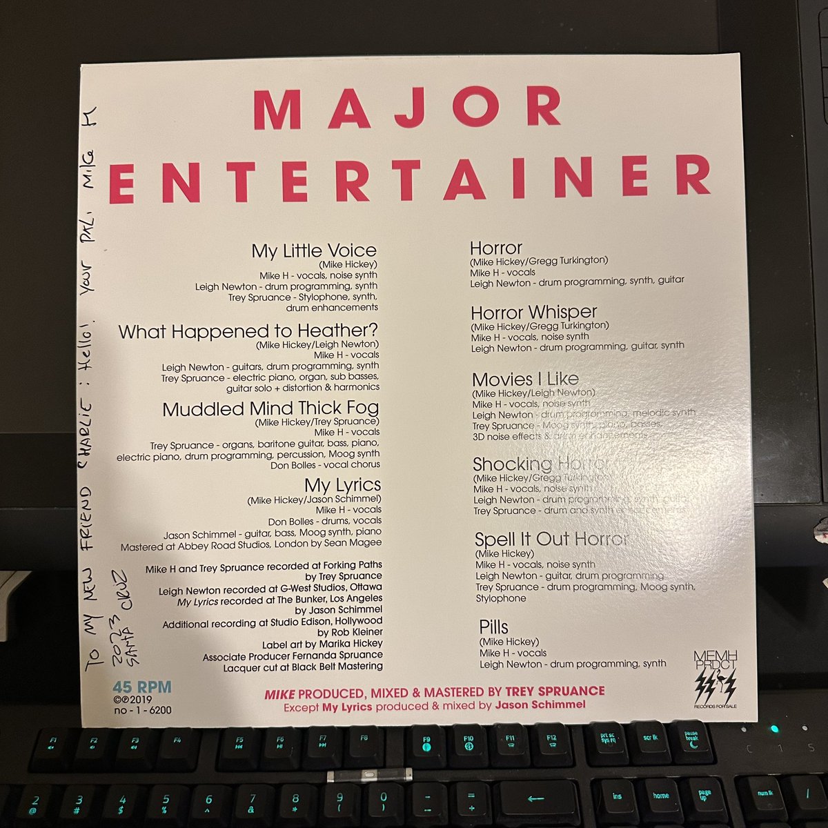 Had the greatest time seeing <a href="/MajorEntertainr/">🎀Major Entertainer 🎀</a> and <a href="/NeilHamburger/">Neil Hamburger</a> at the Catalyst in Santa Cruz last night. Got to meet both of them &amp; they were super kind with their time with me! Should definitely see them on tour and buy merch! #majorentertainer #neilhamburger