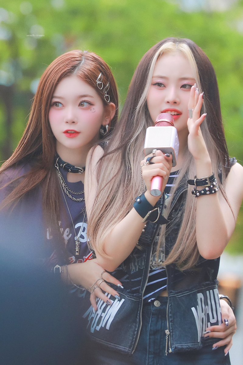 peachcreamtsuki's tweet photo. 션이 생일축하해🎂

토냥즈🐰🐱 

#냥냥멍냥_션이_생일이다냥
#Happy_SheonShine_Day
#빌리 #Billlie 
#츠키 #TSUKI #つき
#꽃츠키 
@Billlieofficial https://t.co/R4jZQcpO6c