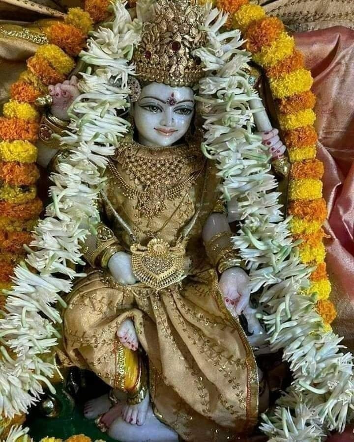 baglamukhipuja's tweet photo. माँ बगलामुखी आप सभी पर अपनी कृपा और आशीर्वाद बनाए रखें। जय माँ बगलामुखी। https://t.co/1QxYzskdvH