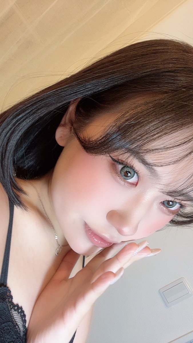 suxp30's tweet photo. おやすみ〜💗✨
#selfie https://t.co/uaOaL5JTRS