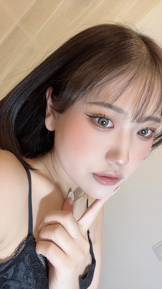 suxp30's tweet photo. おやすみ〜💗✨
#selfie https://t.co/uaOaL5JTRS