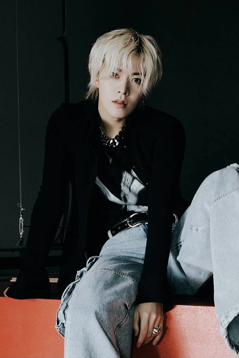 chocoyau's tweet photo. @NCTsmtown_127 You forgot to post the 4K original size😾 #YUTA LOOKS SO GOOD IN THE SECOND PIC PLZ STYLE HIM MORE THAT WAY!!!!!😳💘💘💘 https://t.co/O65Hup7jsu