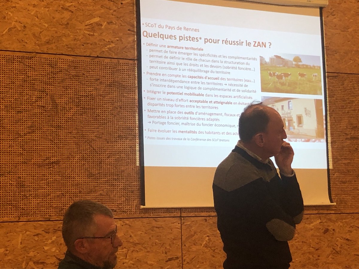 Accueillis par @CEFichet maire, A St Brieuc de Mauron, 80 adhérents <a href="/BRUDED_/">BRUDED</a>⁩ et partenaires ⁦<a href="/regionbretagne/">Région Bretagne</a>⁩ dt ⁦<a href="/EPFBretagne/">EPF Bretagne</a>⁩ réfléchissent au devenir des communes rurales pour habiter et travailler en #ruralite avec le #ZAN, en analysant le rôle des #SCOT
